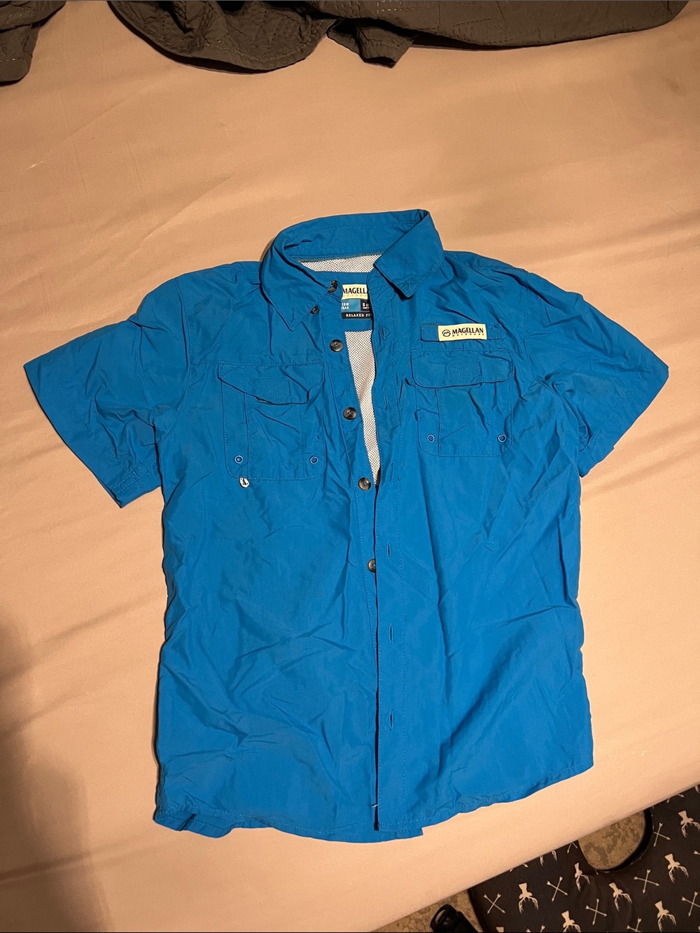 Magellan Outdoors boys Short Sleeve Button-Down Shirt - Bright Blue